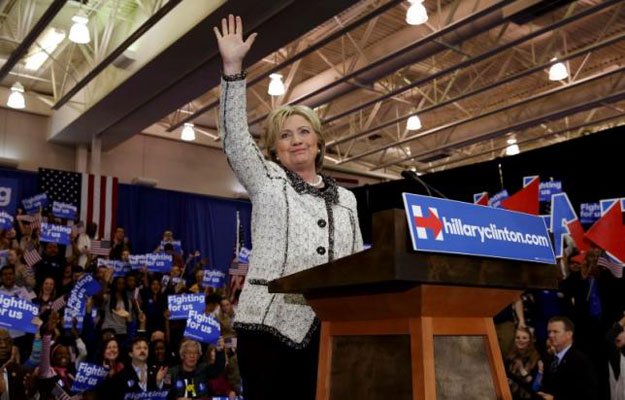 democratic us presidential candidate hillary clinton waves at the end of her speech to supporters about the results of the south carolina primary at a primary night party in columbia south carolina february 27 2016 photo reuters