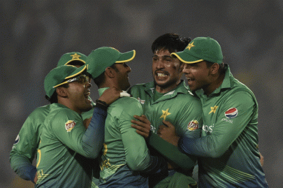twitter reacts to amir s spell against india
