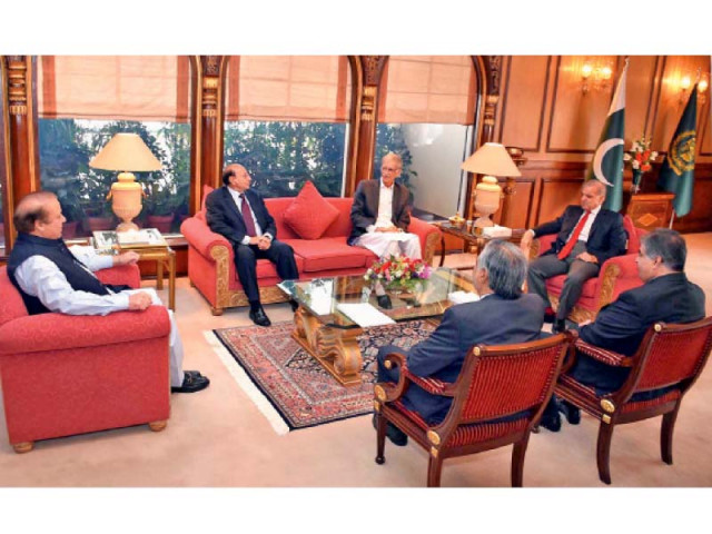 pm nawaz meets four provincial chief ministers ahead of cci meeting photo inp pm nawaz meets four provincial chief ministers ahead of cci meeting photo inp