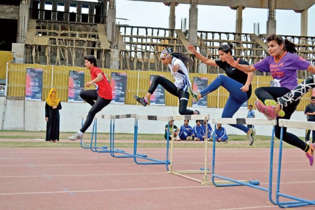 students participate in the all pakistan inter university athletic championship in the city photo hidayat khan express students participate in the all pakistan inter university athletic championship in the city photo hidayat khan express