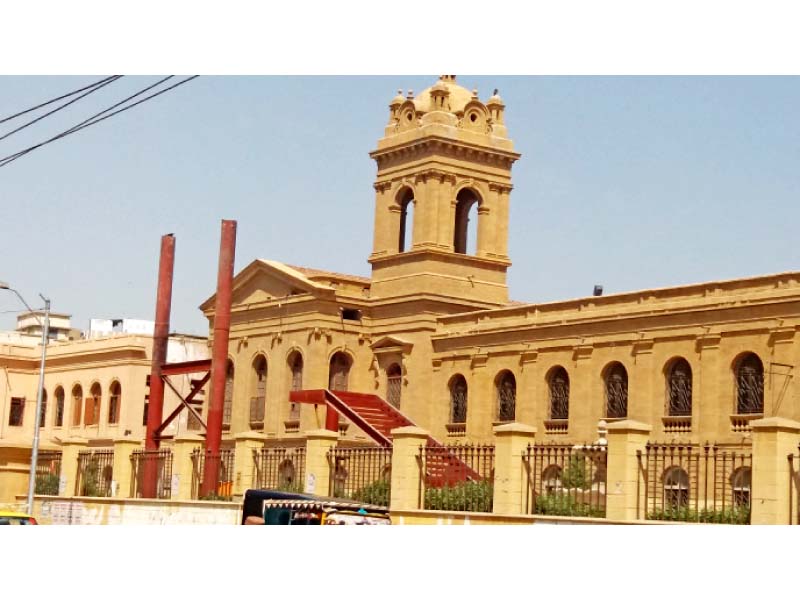 a pedestrian bridge is being built inside dj science college to connect its two campuses located on both sides of dr ziauddin ahmed road photo courtesy farhan anwar