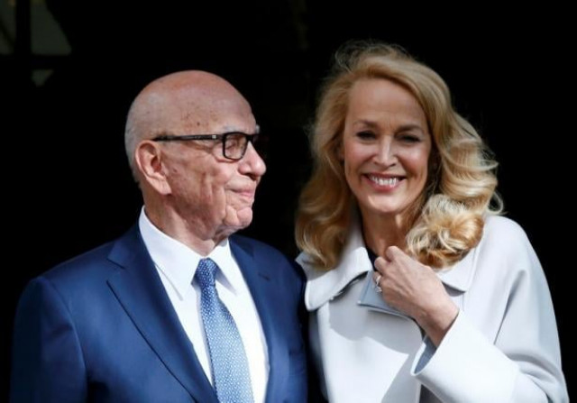 media mogul rupert murdoch and jerry hall pose for a photograph in london britain march 4 2016 photo reuters media mogul rupert murdoch and jerry hall pose for a photograph in london britain march 4 2016 photo reuters