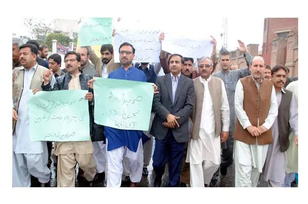 the demonstration was organised by khyber union of journalists and was led by its president saiful islam saifi photo nni the demonstration was organised by khyber union of journalists and was led by its president saiful islam saifi photo nni