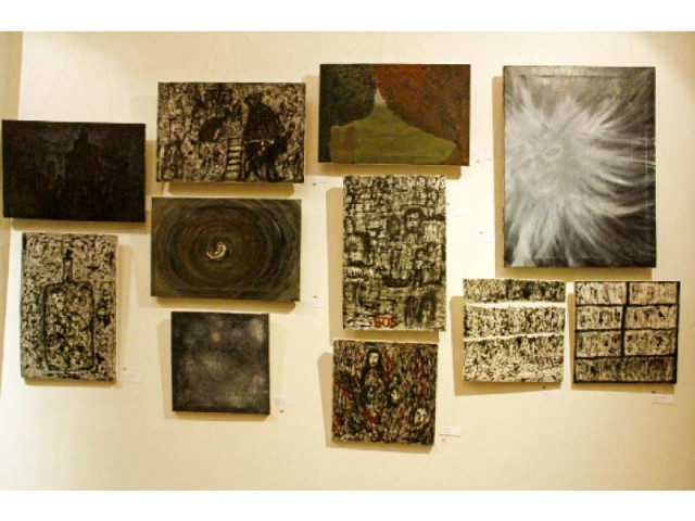 artist salman soofi encourages people to fight oppression and seek justice through his paintings photos ayesha mir express artist salman soofi encourages people to fight oppression and seek justice through his paintings photos ayesha mir express