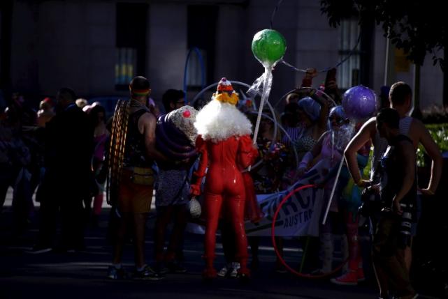 performers dressed in their costumes prepare to participate in the gay and lesbian mardi gras parade in sydney australia march 5 2016 photo reuters