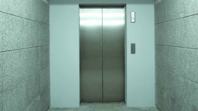 chinese woman starves to death after being trapped in elevator for a month