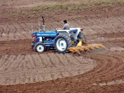 farmers slam fines for overloading tractors