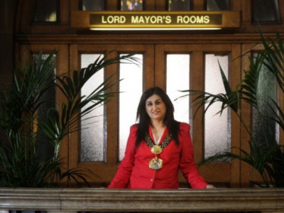 britain s first pakistani born muslim lord mayor arrested