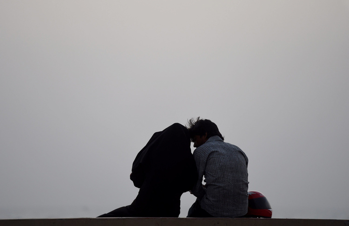 file photo of a couple in karachi 039 s sea view photo afp