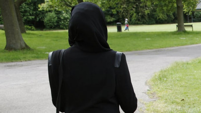 muslim woman s veil ripped off outside london university muslim woman s veil ripped off outside london university