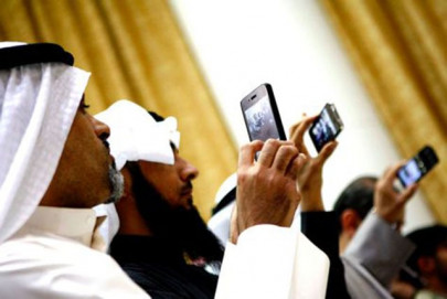 in jobs push saudi arabia to ban foreigners from selling mobile phones