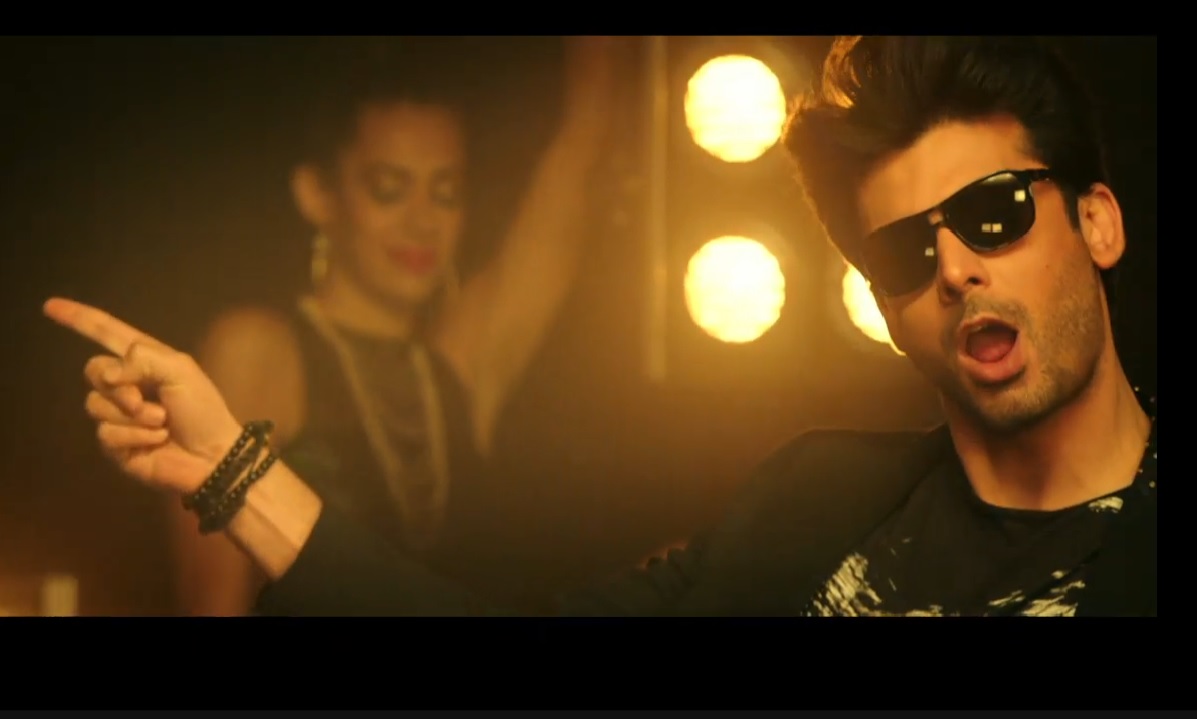 check out his moves in the new song from kapoor amp sons    039 let 039 s nacho 039 photo screengrab