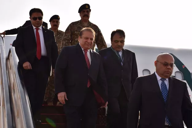 coas general raheel sharif and prime minister nawaz sharif arrive at jeddah airport in saudi arabia on march 9 2016 photo pid coas general raheel sharif and prime minister nawaz sharif arrive at jeddah airport in saudi arabia on march 9 2016 photo pid