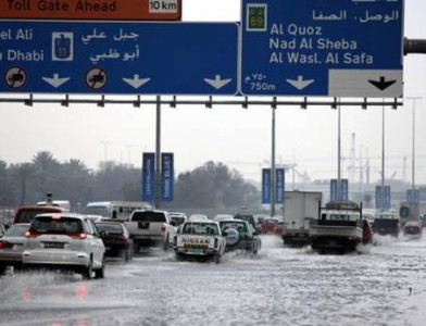 downpour shuts uae schools disrupts flights downpour shuts uae schools disrupts flights
