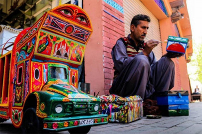 21 exquisite pictures of pakistani truck art