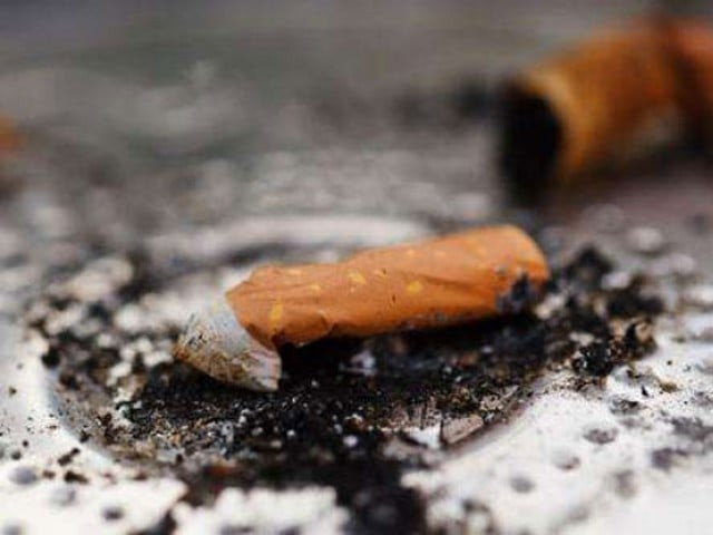 unchecked smoking in public vehicles jeopardises health of commuters photo medicalexpress unchecked smoking in public vehicles jeopardises health of commuters photo medicalexpress
