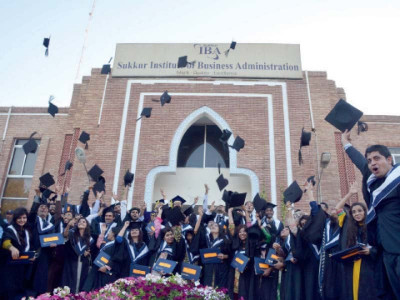 150 students graduate from sukkur iba 150 students graduate from sukkur iba