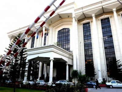 sparing the big fish fbr faults lower grade officers for unmet tax targets