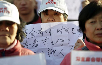 mh370 family sue malaysia airlines in australia