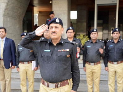 first day ad khawaja assumes charge as sindh police chief