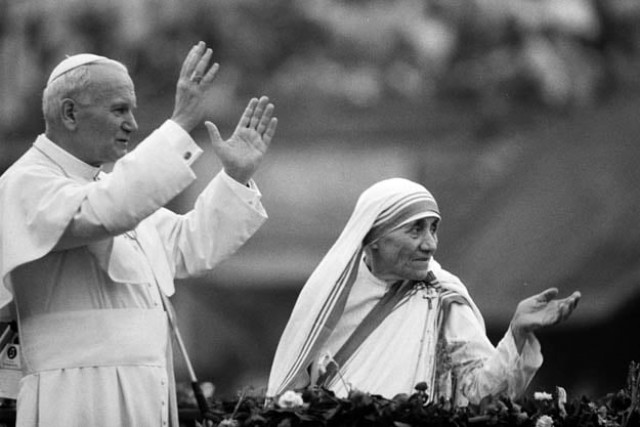 this file photo taken on february 03 1986 shows mother teresa and pope john paul ii waving to well wishers at the nirmal hriday home in calcutta photo afp this file photo taken on february 03 1986 shows mother teresa and pope john paul ii waving to well wishers at the nirmal hriday home in calcutta photo afp