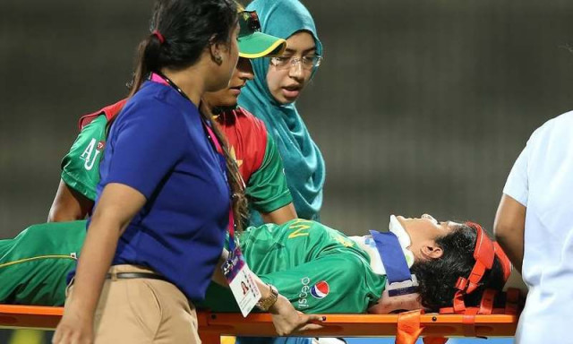 javeria khan was trying to pull the ball but misjudge and it hit her between jaw and neck photo icc javeria khan was trying to pull the ball but misjudge and it hit her between jaw and neck photo icc