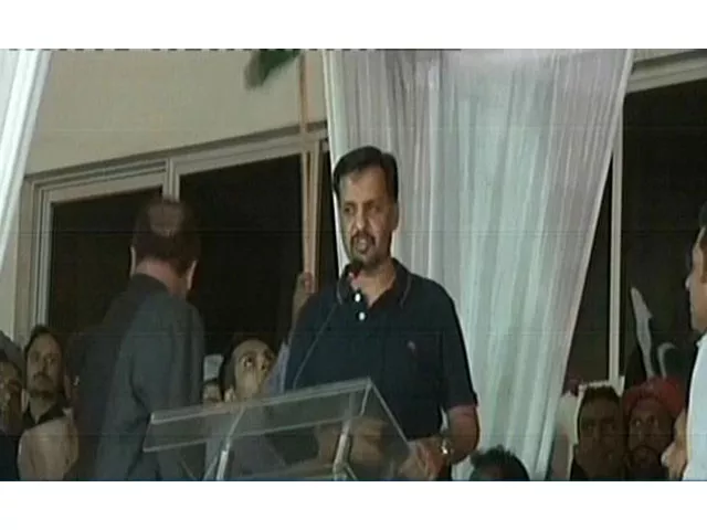 express news screen grab of mustafa kamal addressing a gathering a dha stadium in karachi on thursday express news screen grab of mustafa kamal addressing a gathering a dha stadium in karachi on thursday