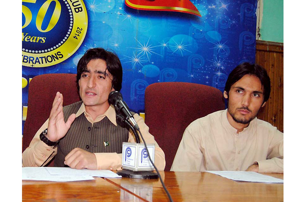 fso president shaukat aziz speaking at a news conference at peshawar press club photo nni