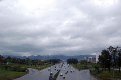 second day rain affects flights