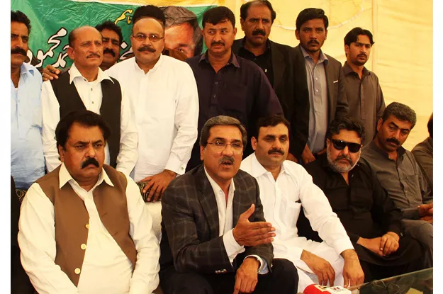 ppp south punjab president makhdoom ahmad mehmood addressing a press conference in bahawalpur photo online ppp south punjab president makhdoom ahmad mehmood addressing a press conference in bahawalpur photo online