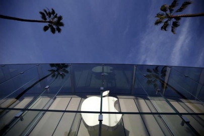 apple hires corporate security officer amid legal battle with government   sources