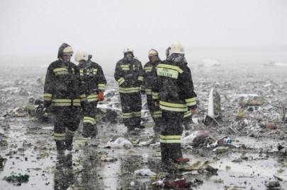 investigators probe south russia flydubai crash that killed 62 investigators probe south russia flydubai crash that killed 62