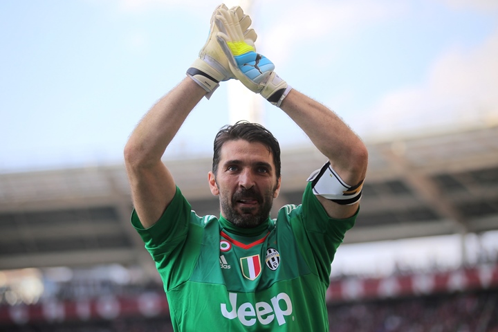 gianluigi buffon greets fans at the end of serie a match against torino on march 20 2016 at the quot olympic stadium quot in turin photo afp