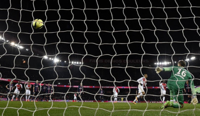 psg title party gate crashed by excellent monaco