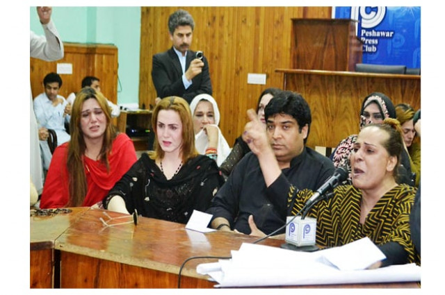 farzana president of provincial transgender association addressing a press conference at peshawar press club photo online farzana president of provincial transgender association addressing a press conference at peshawar press club photo online