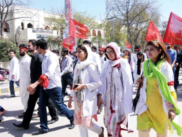 the protesting doctors rally on the mall photo abid nawaz express the protesting doctors rally on the mall photo abid nawaz express