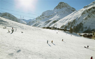 british skier dies in off piste fall in french alps