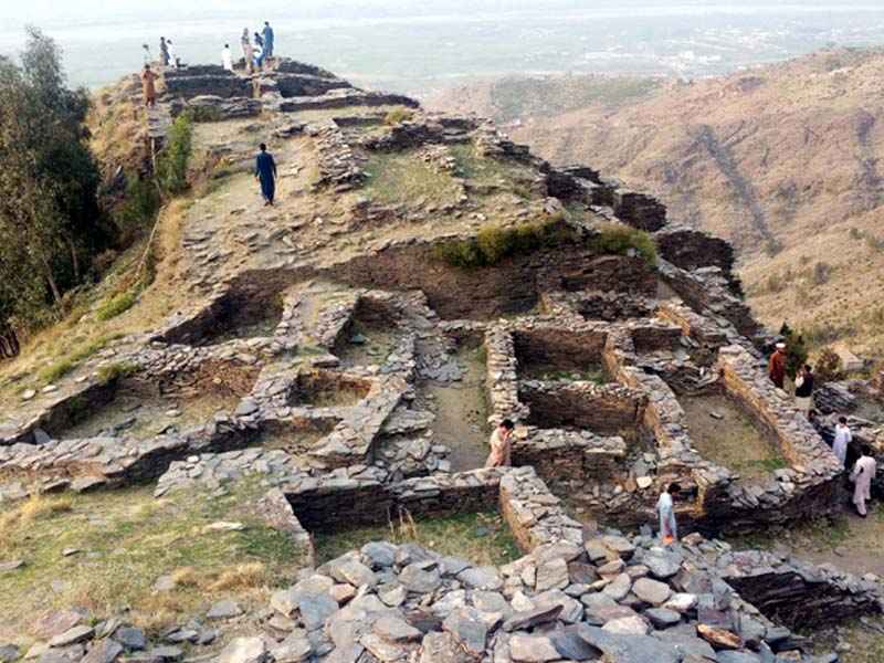 raja gira fort is believed to have been constructed between 870 ce and 1 000 ce photos sherinzada express