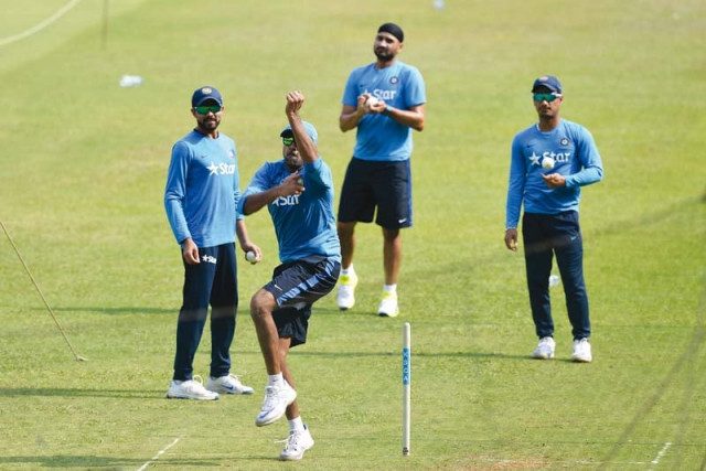 indian bowlers l r ravindra jadeja ravichandran ashwin harbhajan singh and pawan negi take part in a net practice session on the eve of their match against bangladesh photo afp indian bowlers l r ravindra jadeja ravichandran ashwin harbhajan singh and pawan negi take part in a net practice session on the eve of their match against bangladesh photo afp