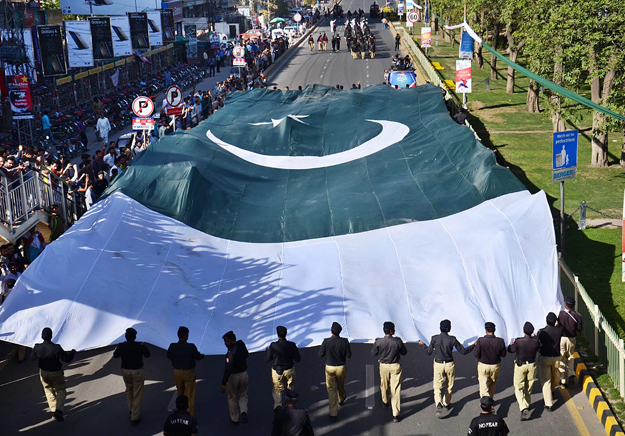 businesses offer pakistan day sales