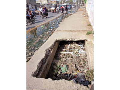 jehangir road depicts a sorry sight jehangir road depicts a sorry sight