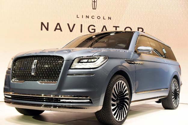 step right up lincoln unveils huge luxury navigator suv