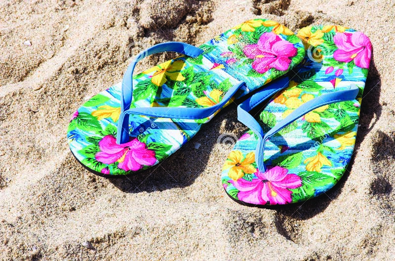 7 tips doctors give about wearing flip flops