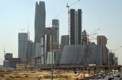 riyadh vs dubai saudi district gears up for foreign firms