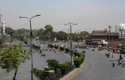 traffic hurdle protest clogs ma jinnah road traffic hurdle protest clogs ma jinnah road