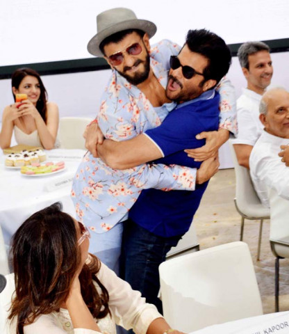 will ranveer be able to beat ak 039 s 039 epic fashion fail 039 photo indiatvnews will ranveer be able to beat ak 039 s 039 epic fashion fail 039 photo indiatvnews