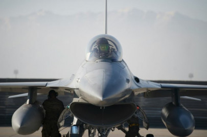 us f 16 crashes at bagram in afghanistan us f 16 crashes at bagram in afghanistan