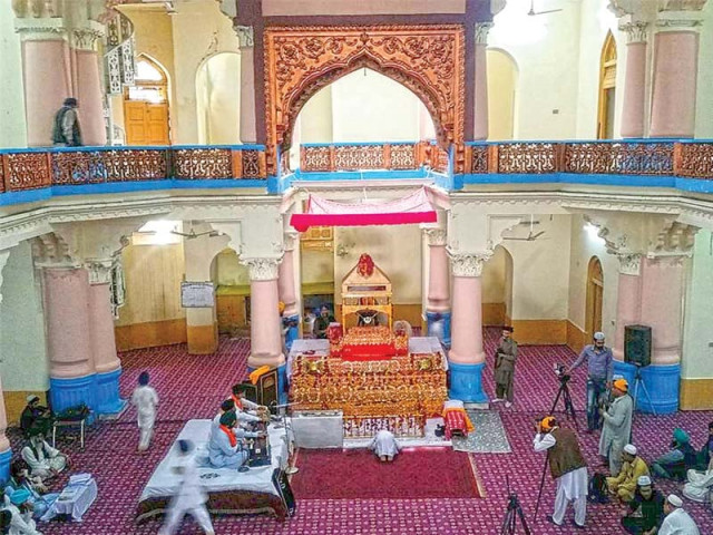 people pray inside the gurudwara photos hidayat khan express people pray inside the gurudwara photos hidayat khan express