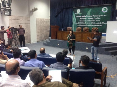 reporting on conflict speakers for robust training of journalists