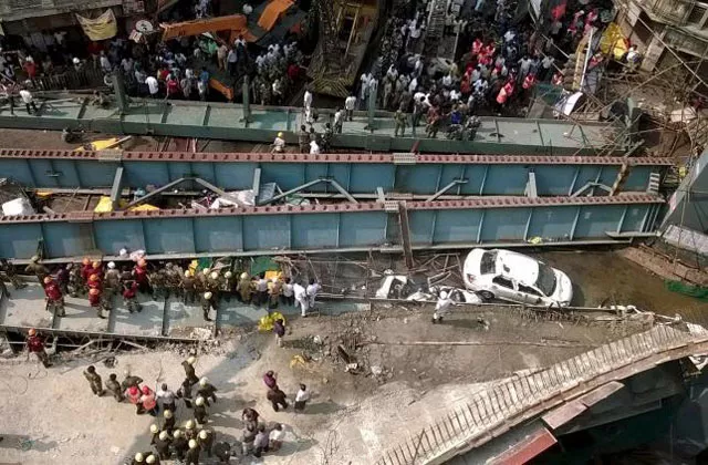 a general view of the collapsed flyover in kolkata india march 31 2016 photo reuters a general view of the collapsed flyover in kolkata india march 31 2016 photo reuters